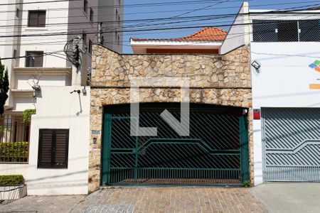 Casa à venda com 250m², 4 quartos e 2 vagas Casa à venda com 250m², 4 quartos e 2 vagasFachada