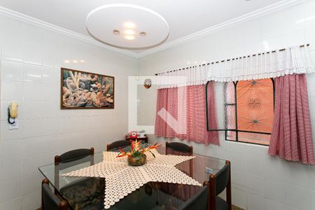 Casa à venda com 250m², 4 quartos e 2 vagas Casa à venda com 250m², 4 quartos e 2 vagasCozinha