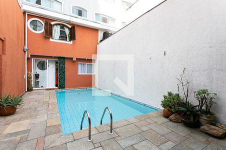 Casa à venda com 250m², 4 quartos e 2 vagas Casa à venda com 250m², 4 quartos e 2 vagasPiscina