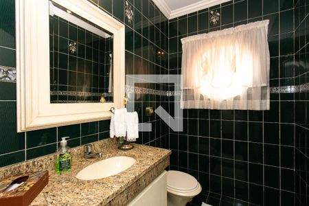 Casa à venda com 250m², 4 quartos e 2 vagas Casa à venda com 250m², 4 quartos e 2 vagasLavabo