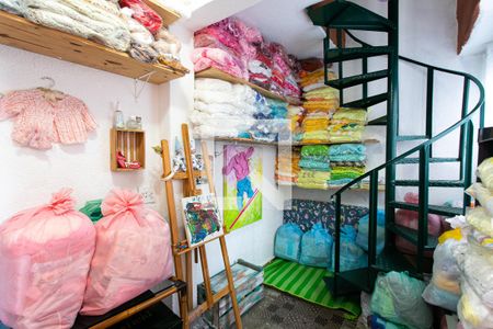 Casa à venda com 250m², 4 quartos e 2 vagas Casa à venda com 250m², 4 quartos e 2 vagasEdícula - Sala