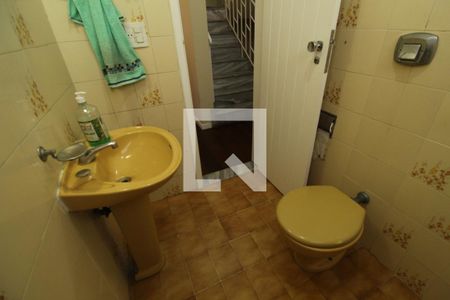 Casa à venda com 342m², 3 quartos e 7 vagasBanheiro da sala