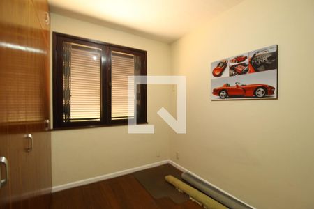 Casa à venda com 342m², 3 quartos e 7 vagasQuarto 2