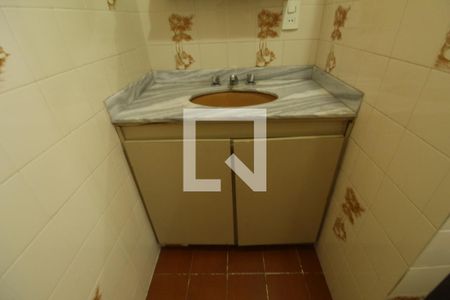 Casa à venda com 342m², 3 quartos e 7 vagasBanheiro social