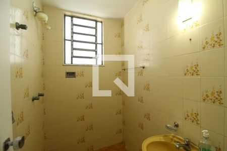 Casa à venda com 342m², 3 quartos e 7 vagasBanheiro da sala