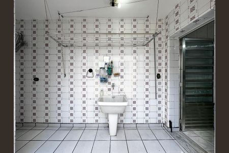 Casa à venda com 145m², 3 quartos e 1 vagaÁrea de Serviço