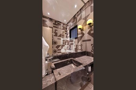 Casa à venda com 240m², 3 quartos e 4 vagasLavabo