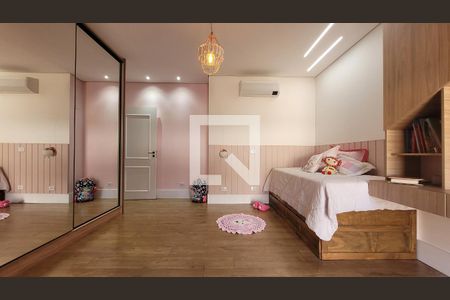 Casa à venda com 240m², 3 quartos e 4 vagasSuíte 1