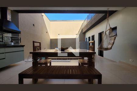 Casa à venda com 240m², 3 quartos e 4 vagasÁrea comum