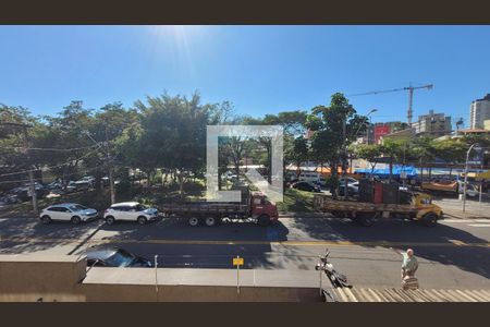 Casa à venda com 240m², 3 quartos e 4 vagasSuíte 2