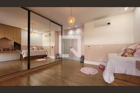 Casa à venda com 240m², 3 quartos e 4 vagasSuíte 1