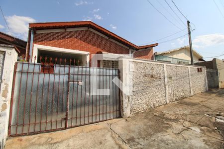 Casa à venda com 259m², 3 quartos e 3 vagas Casa à venda com 259m², 3 quartos e 3 vagasFachada