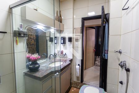 Apartamento à venda com 110m², 3 quartos e sem vagaBanheiro Social