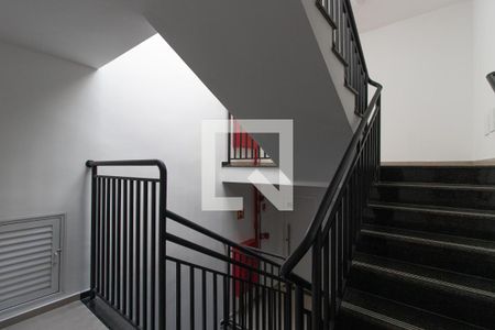 Apartamento para alugar com 83m², 2 quartos e 1 vaga Apartamento para alugar com 83m², 2 quartos e 1 vagaEscadas