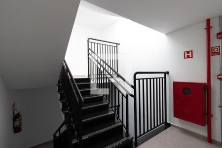 Apartamento para alugar com 83m², 2 quartos e 1 vaga Apartamento para alugar com 83m², 2 quartos e 1 vagaEscadas