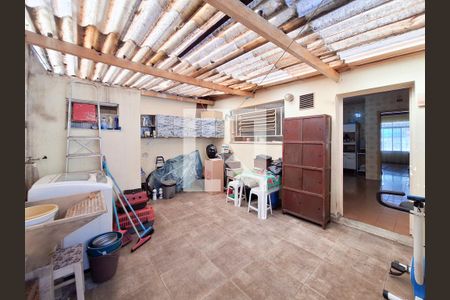 Casa à venda com 198m², 2 quartos e 4 vagasÁrea de Serviço