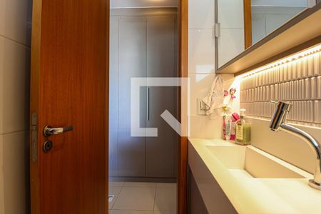 Apartamento à venda com 120m², 2 quartos e 2 vagasBanheiro Suite