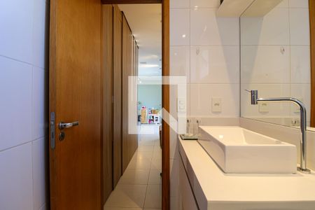 Apartamento à venda com 120m², 2 quartos e 2 vagasBanheiro Social 2