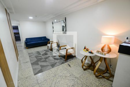 Apartamento à venda com 145m², 2 quartos e 2 vagasHall