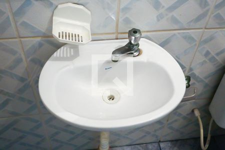 Casa à venda com 80m², 3 quartos e 1 vagaBanheiro 2