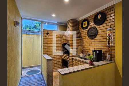 Casa de condomínio à venda com 170m², 4 quartos e 2 vagasÁrea gourmet