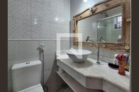 Casa de condomínio à venda com 170m², 4 quartos e 2 vagasBanheiro da Suíte 1