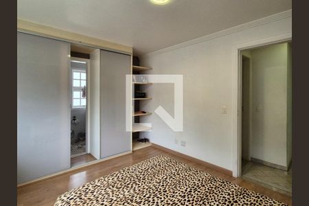 Casa de condomínio à venda com 170m², 4 quartos e 2 vagasSuíte 2