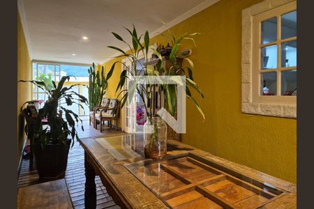 Casa de condomínio à venda com 170m², 4 quartos e 2 vagasÁrea gourmet 