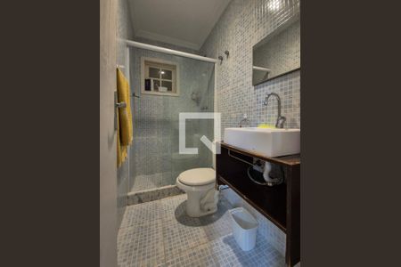 Casa de condomínio à venda com 170m², 4 quartos e 2 vagasBanheiro de serviço