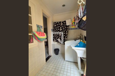 Casa de condomínio à venda com 170m², 4 quartos e 2 vagasÁrea de serviço