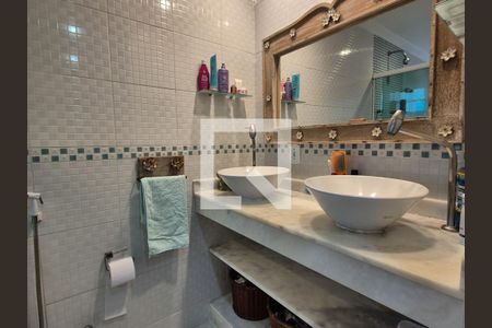 Casa de condomínio à venda com 170m², 4 quartos e 2 vagasBanheiro da Suíte 3