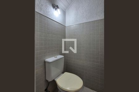 Casa de condomínio à venda com 170m², 4 quartos e 2 vagasLavabo