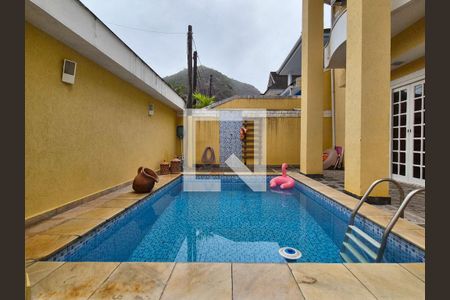 Casa de condomínio à venda com 170m², 4 quartos e 2 vagasÁrea externa
