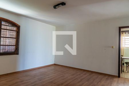 Casa à venda com 286m², 4 quartos e 4 vagasSala de Estar
