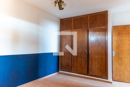 Casa à venda com 286m², 4 quartos e 4 vagasQuarto 2