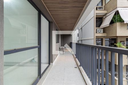 Sala Varanda de apartamento para alugar com 2 quartos, 75m² em Tijuca, Rio de Janeiro
