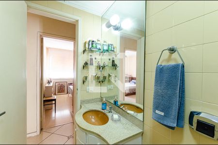 Apartamento à venda com 236m², 4 quartos e 3 vagasBanheiro 2