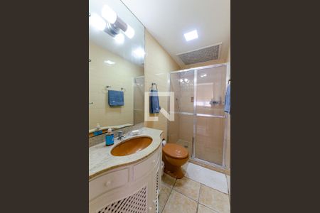 Apartamento à venda com 236m², 4 quartos e 3 vagasBanheiro 2