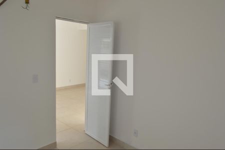 Quarto 1 de apartamento para alugar com 2 quartos, 53m² em Taquara, Rio de Janeiro