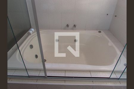 Casa à venda com 187m², 4 quartos e 2 vagasBanheiro da Suíte 2