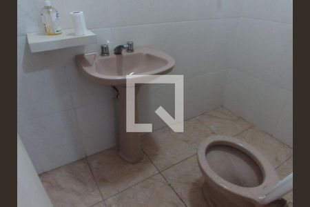 Casa à venda com 187m², 4 quartos e 2 vagasBanheiro 1