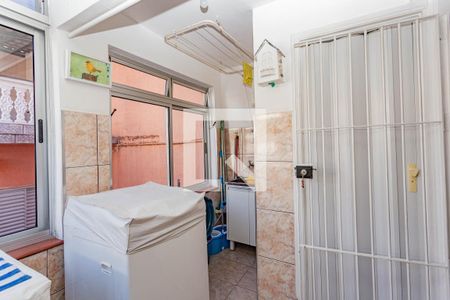 Casa à venda com 100m², 2 quartos e 1 vagaÁrea de Serviço