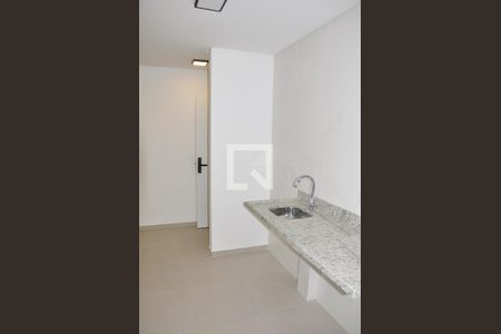 Studio para alugar com 33m², 1 quarto e sem vaga Studio para alugar com 33m², 1 quarto e sem vagaCozinha e Área de Serviço
