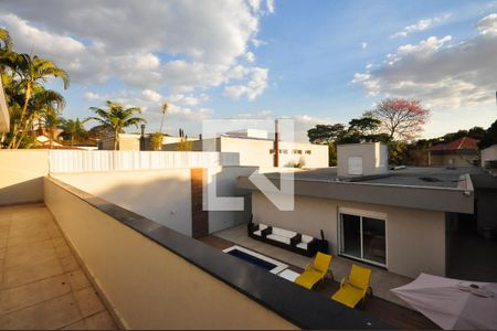 Casa à venda com 350m², 5 quartos e 4 vagasVaranda do Quarto de Serviço