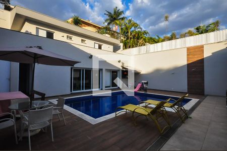 Casa à venda com 350m², 5 quartos e 4 vagasPiscina