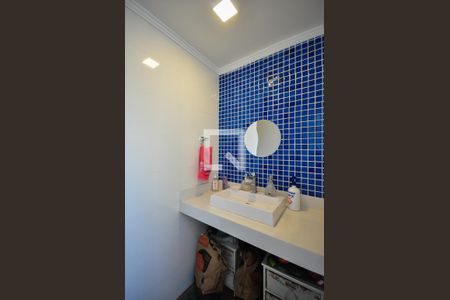 Casa à venda com 350m², 5 quartos e 4 vagasBanheiro da Psicina