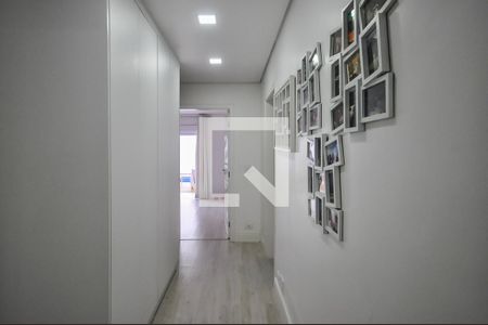 Casa à venda com 350m², 5 quartos e 4 vagasCorredor