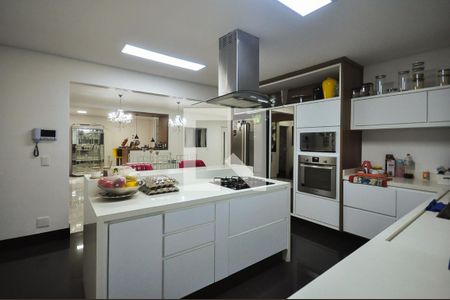 Casa à venda com 350m², 5 quartos e 4 vagasCozinha