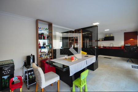 Casa à venda com 350m², 5 quartos e 4 vagasEspaço Gourmet