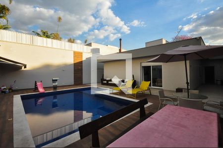 Casa à venda com 350m², 5 quartos e 4 vagasFachada Posterior